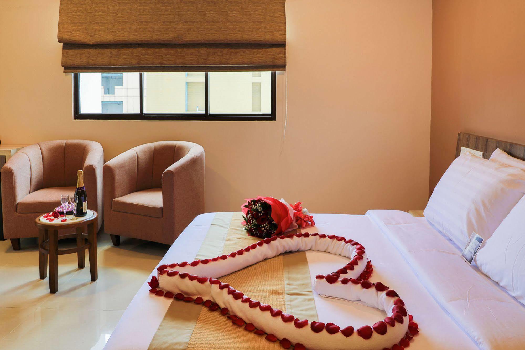 Champa Central Hotel Male Exterior photo