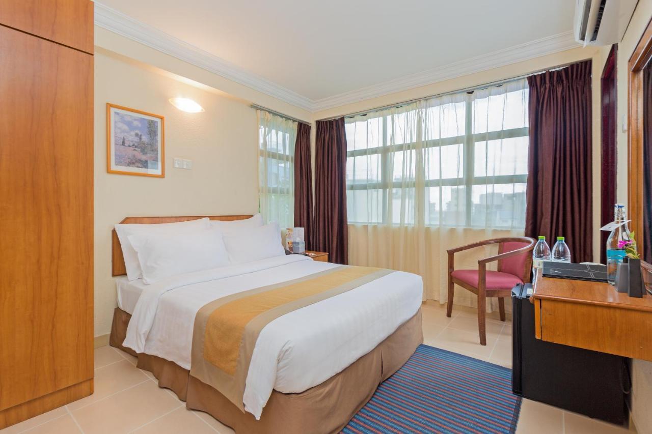 Champa Central Hotel Male Exterior photo